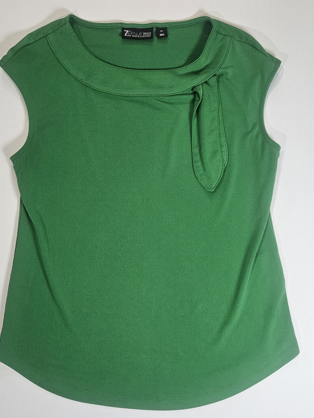 New York And Company Blouse Womens XS Kelly Green Tassle Accent Business Casual